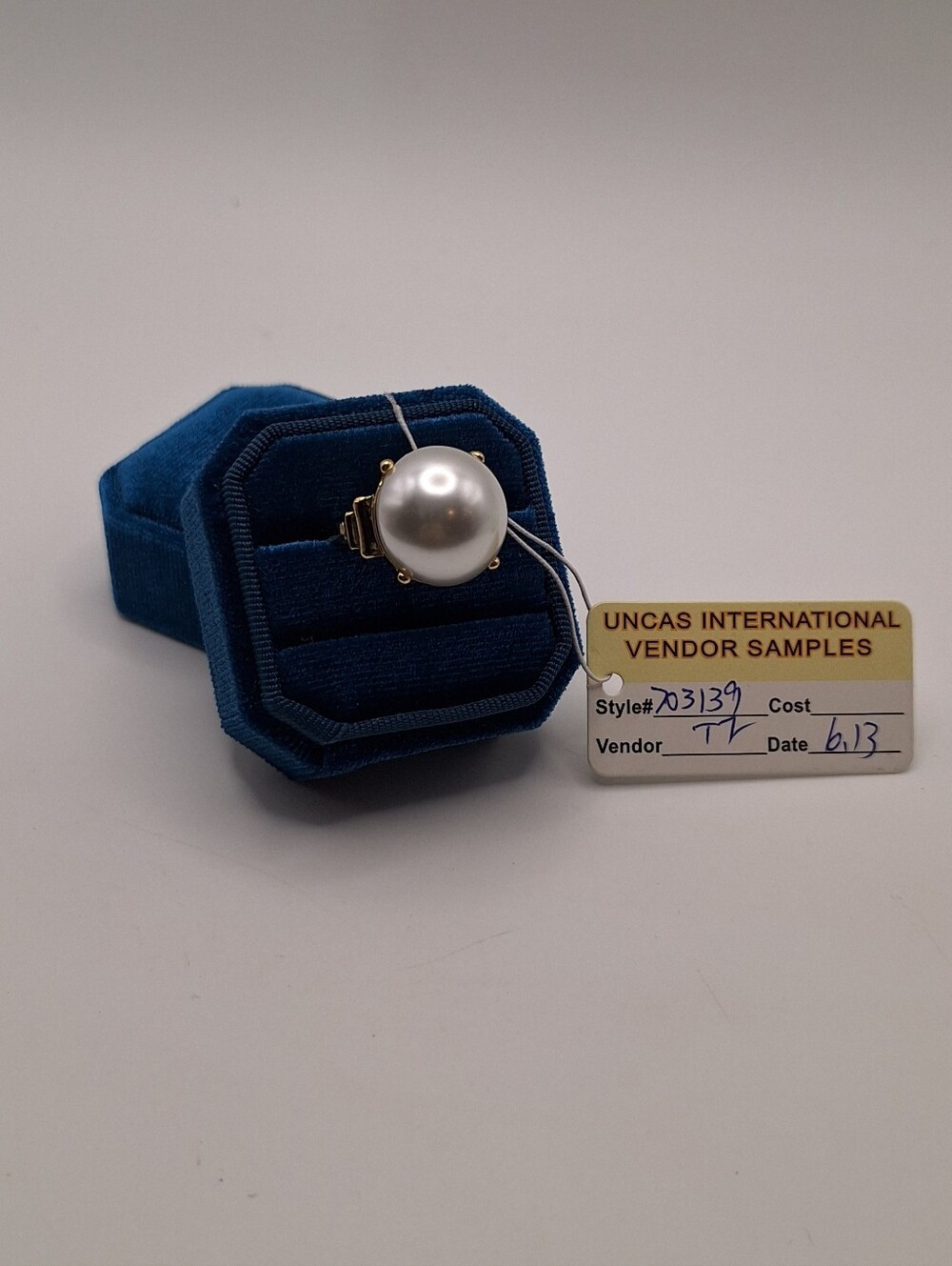 Oversized Faux Pearl Gold Tone Statement Ring Size 7 Vendor Sample